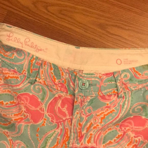 Lily Pulitzer buttercup jellyfish shorts - Picture 3 of 4